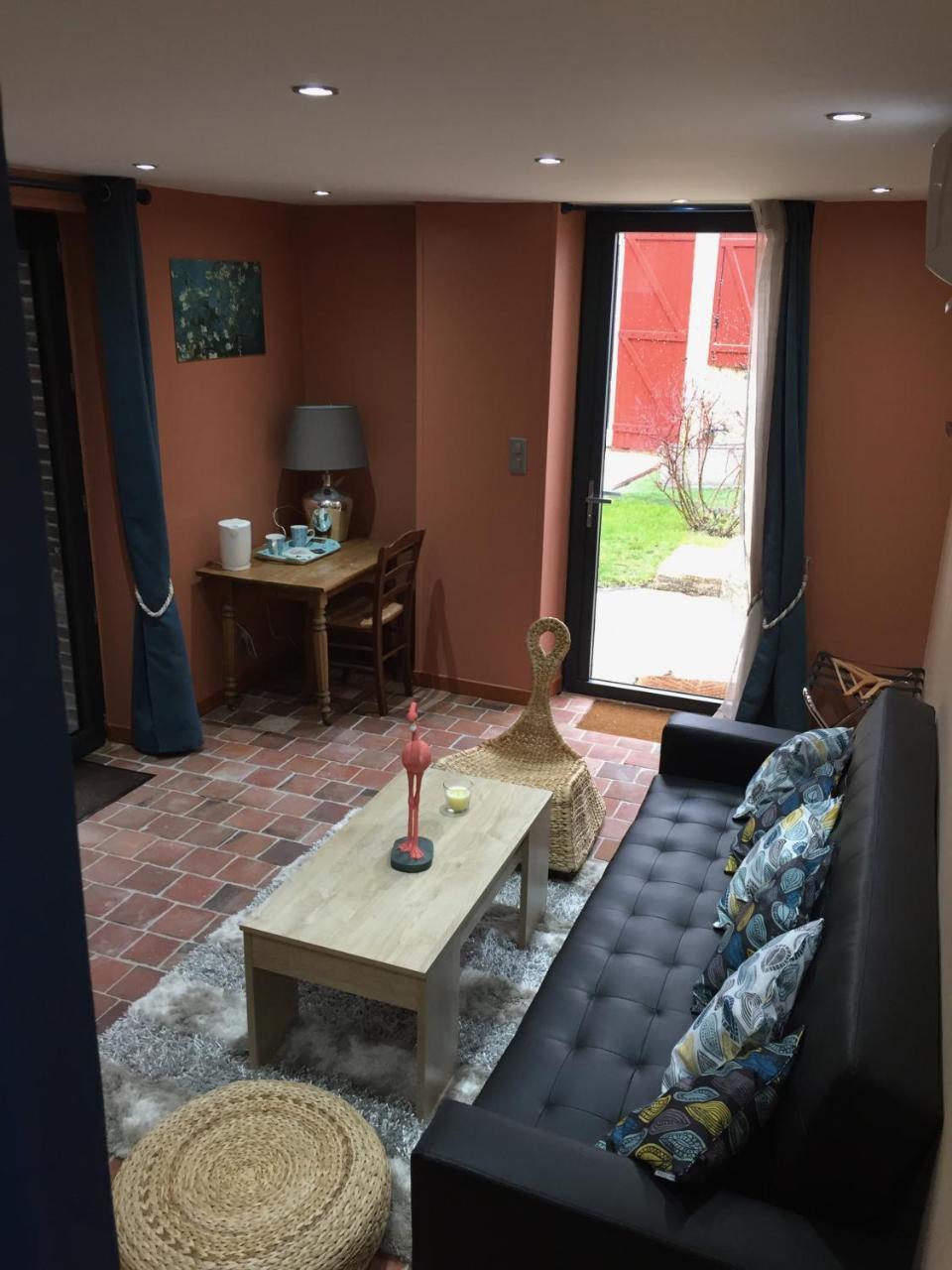 Le Rouge & Blanc Bed & Breakfast Saint-Maurice-le-Vieil Exterior photo