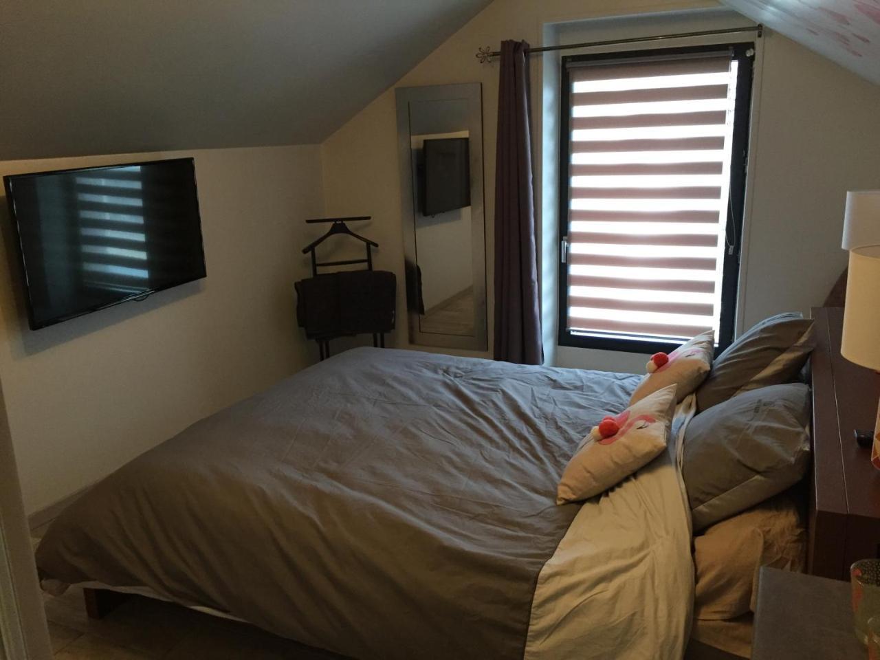 Le Rouge & Blanc Bed & Breakfast Saint-Maurice-le-Vieil Exterior photo