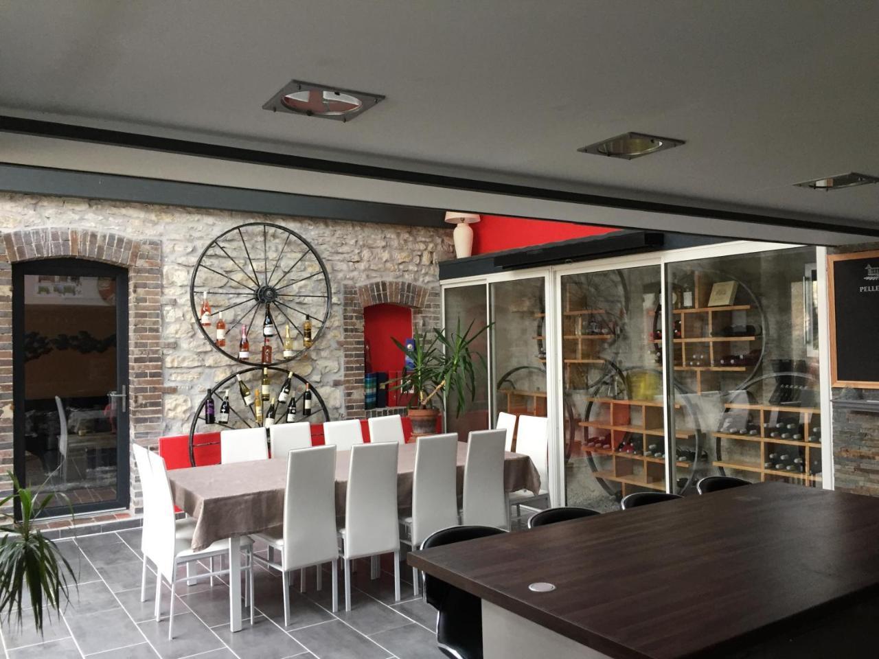 Le Rouge & Blanc Bed & Breakfast Saint-Maurice-le-Vieil Exterior photo