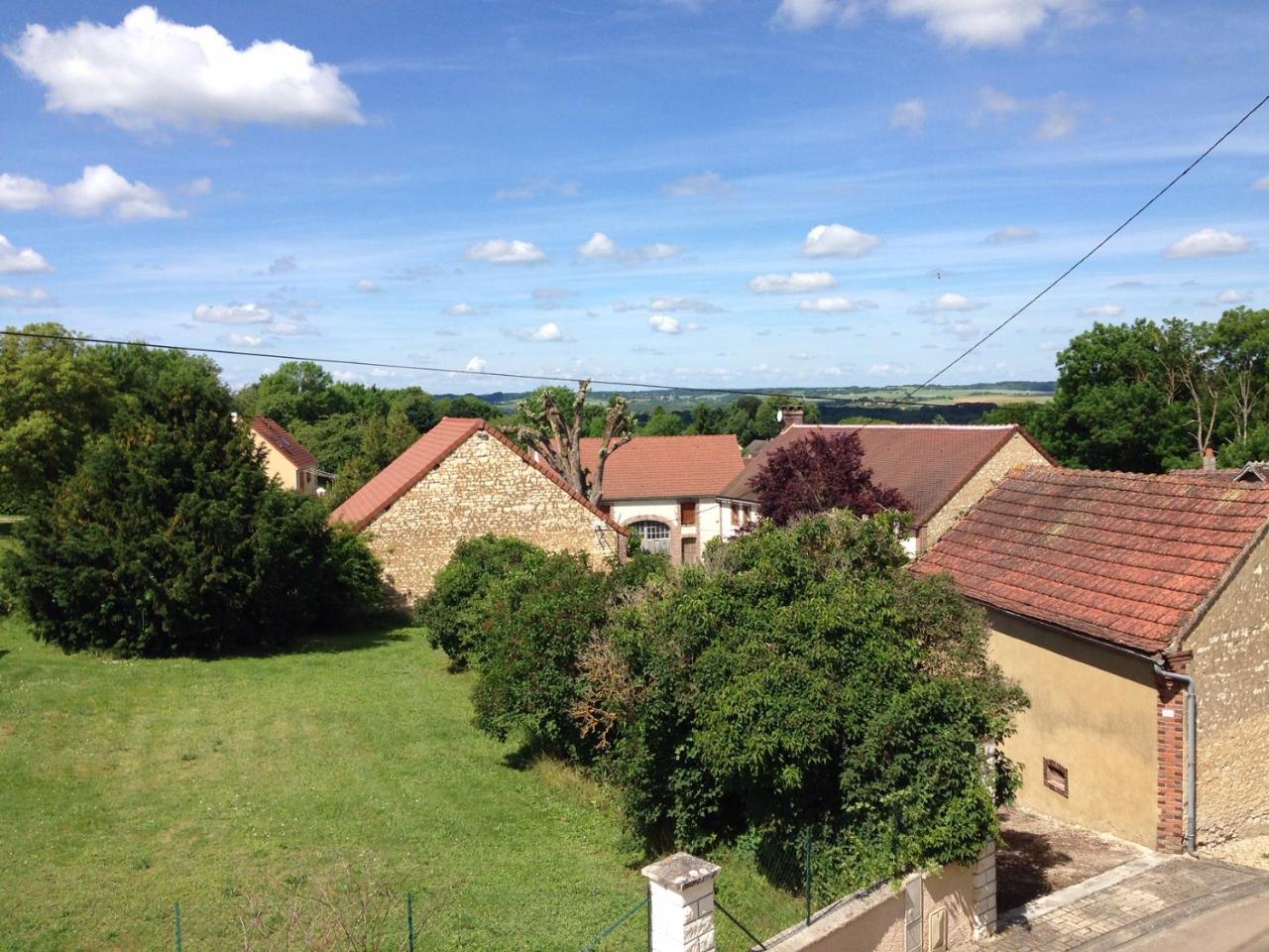 Le Rouge & Blanc Bed & Breakfast Saint-Maurice-le-Vieil Exterior photo